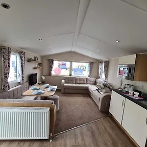 Happy Days Caravan Primrose Valley Файли